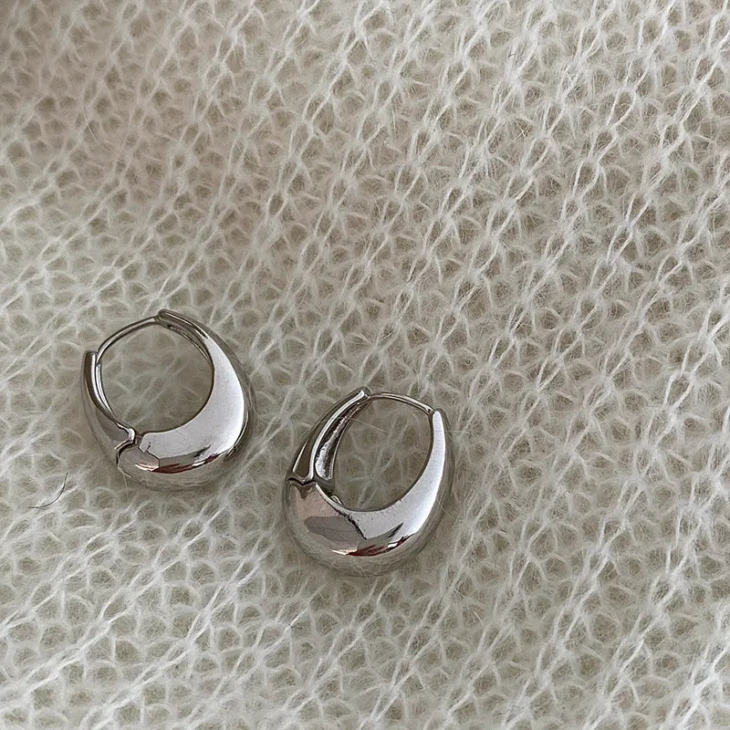 Dainty Tiny Layered Gold Plated Copper Metal Paved CZ Huggie Hoop Earrings for Women Girls Luxury Elegant Catilage Hoops Jewelry