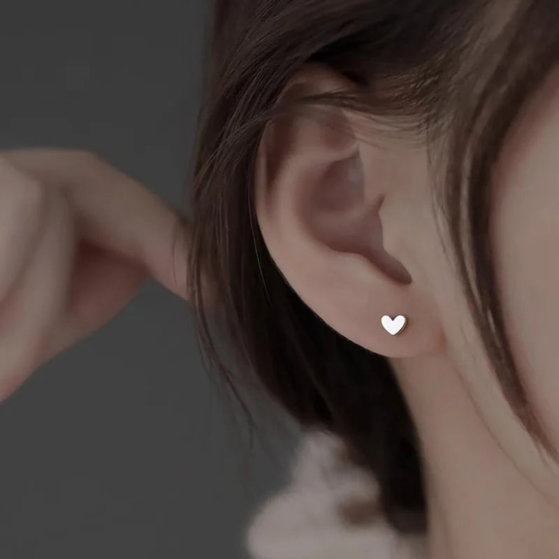 Fashion Minimalist Mini Small Heart Stud Earring For Women Tragus Ear Piercing Sweet Cute Temperament Earring Teen Party Jewelry