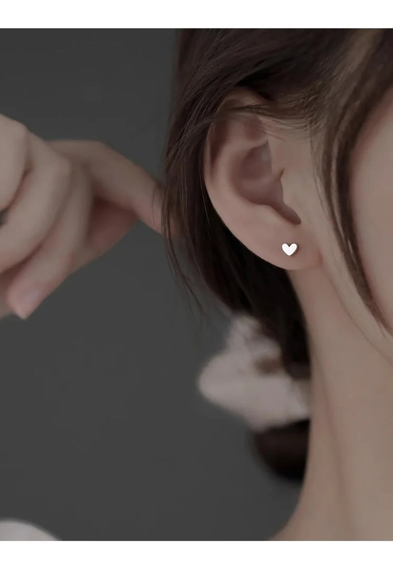 Fashion Minimalist Mini Small Heart Stud Earring For Women Tragus Ear Piercing Sweet Cute Temperament Earring Teen Party Jewelry