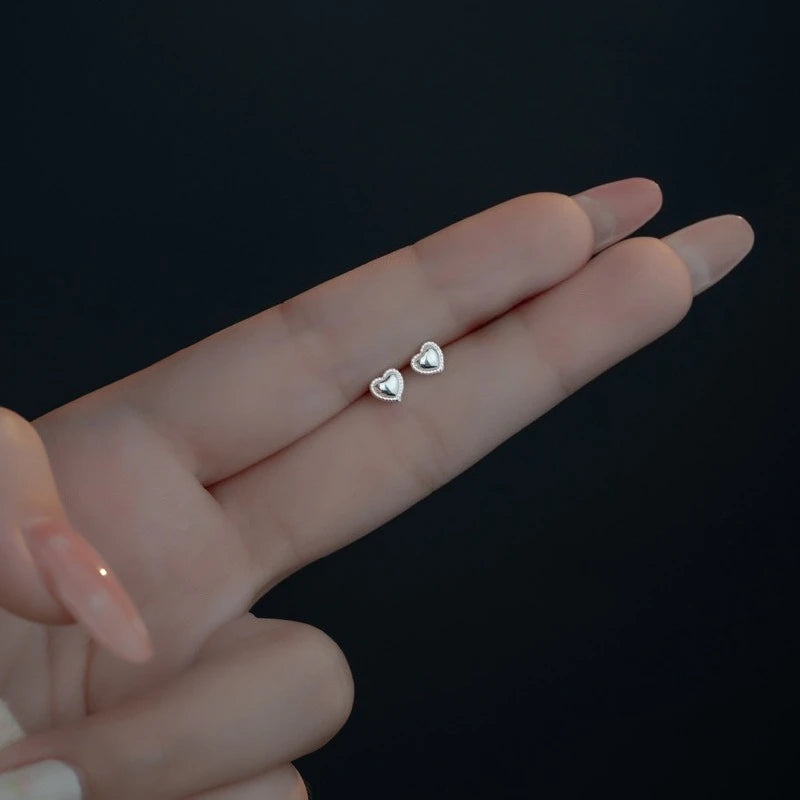Fashion Minimalist Mini Small Heart Stud Earring For Women Tragus Ear Piercing Sweet Cute Temperament Earring Teen Party Jewelry