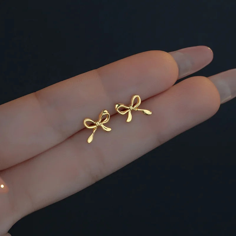 Fashion Minimalist Mini Small Heart Stud Earring For Women Tragus Ear Piercing Sweet Cute Temperament Earring Teen Party Jewelry