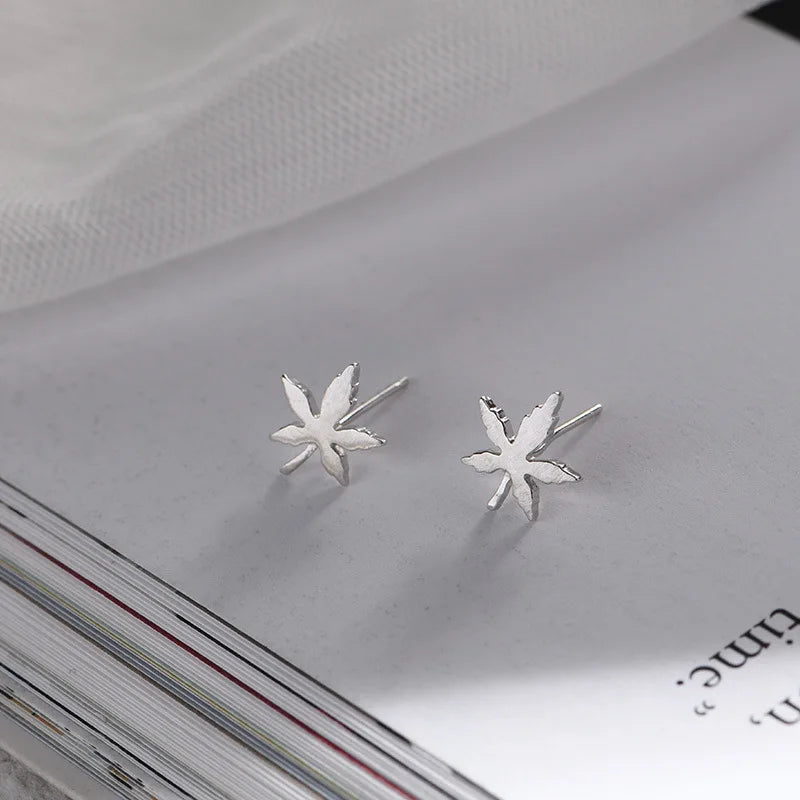 Fashion Minimalist Mini Small Heart Stud Earring For Women Tragus Ear Piercing Sweet Cute Temperament Earring Teen Party Jewelry