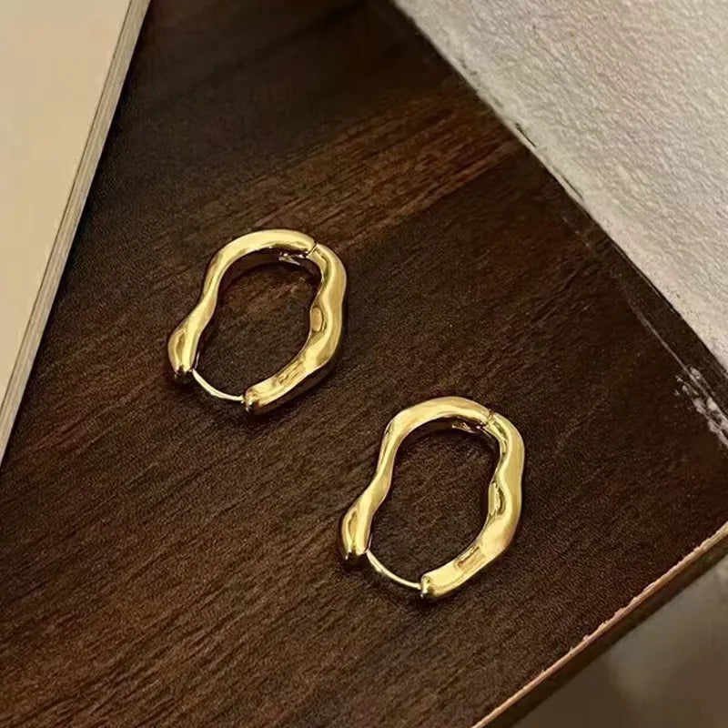 Dainty Tiny Layered Gold Plated Copper Metal Paved CZ Huggie Hoop Earrings for Women Girls Luxury Elegant Catilage Hoops Jewelry
