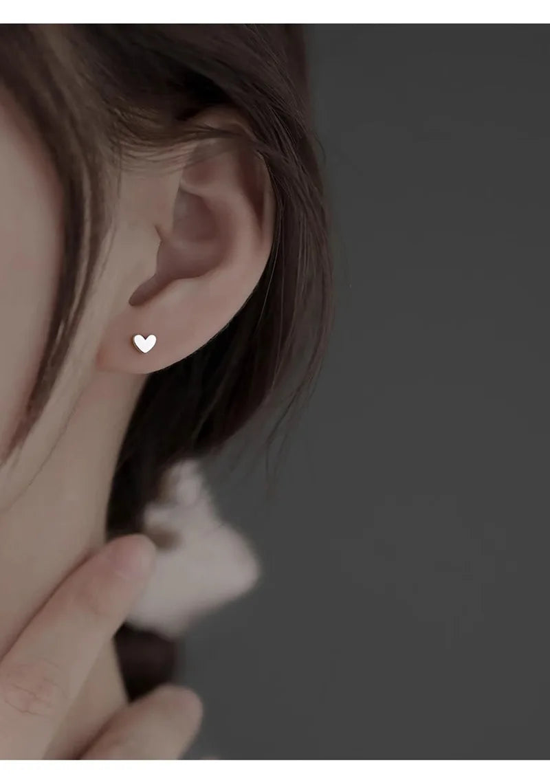Fashion Minimalist Mini Small Heart Stud Earring For Women Tragus Ear Piercing Sweet Cute Temperament Earring Teen Party Jewelry