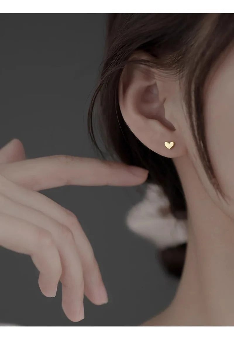 Fashion Minimalist Mini Small Heart Stud Earring For Women Tragus Ear Piercing Sweet Cute Temperament Earring Teen Party Jewelry