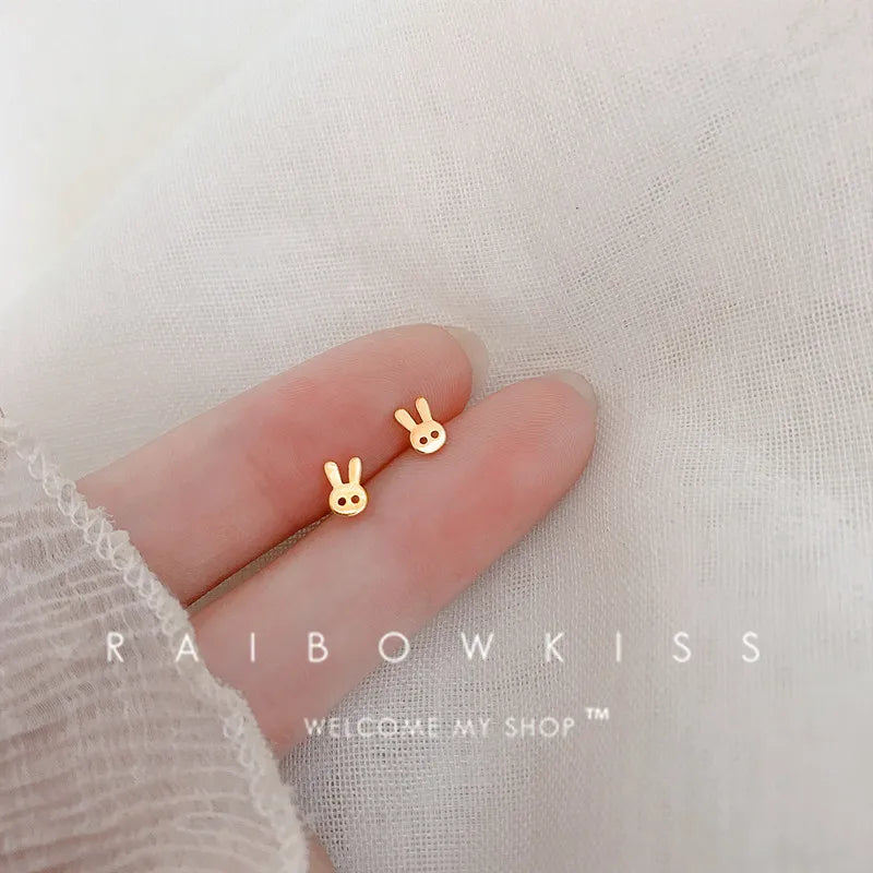 Fashion Minimalist Mini Small Heart Stud Earring For Women Tragus Ear Piercing Sweet Cute Temperament Earring Teen Party Jewelry